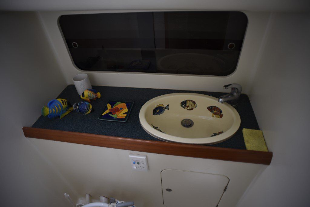 Elliot Tourer 1650 bathroom