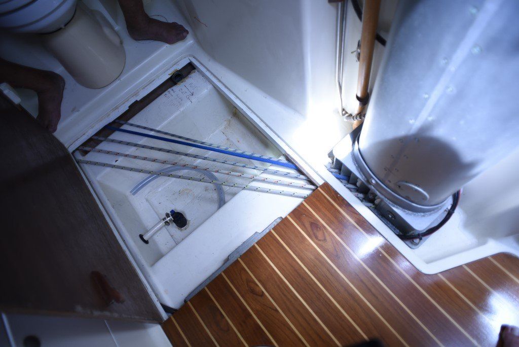 Elliot Tourer 1650 running rigging under floor