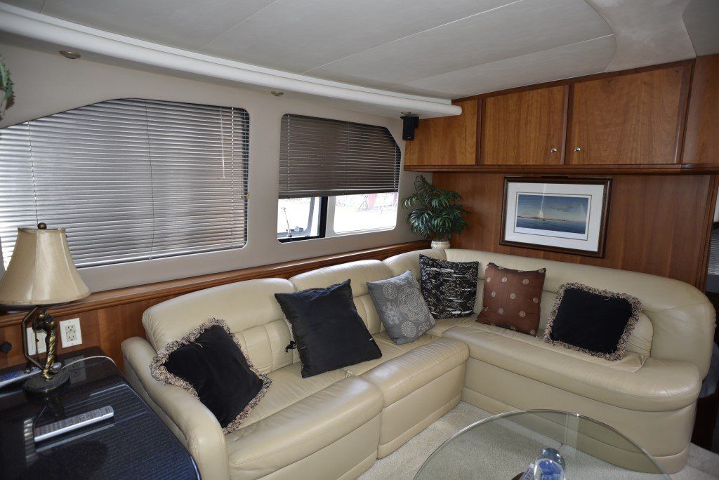 2003 Silverton 43 Motor Yacht For Sale - www.lighthouseyachting.com