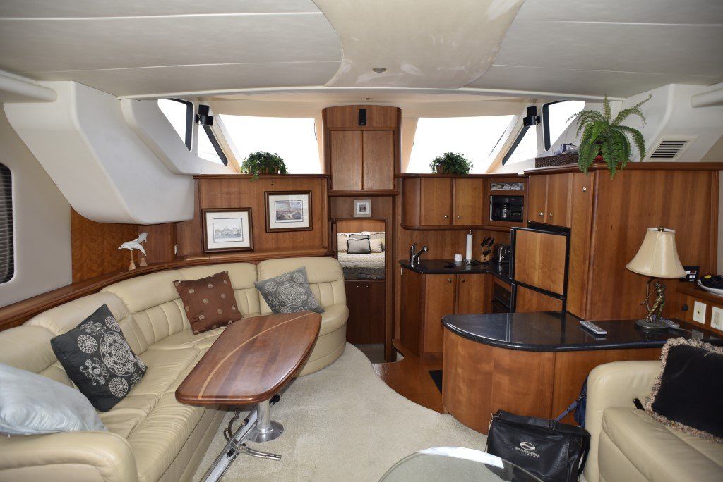2003 Silverton 43 Motor Yacht For Sale - www.lighthouseyachting.com