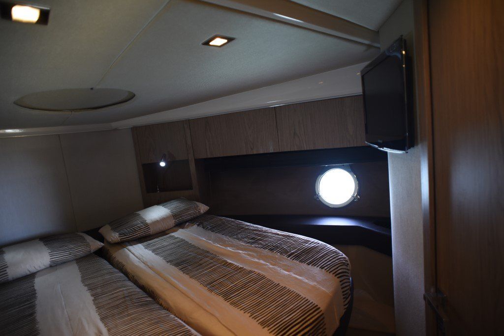 2011 Sessa Marine C44 foreward stateroom