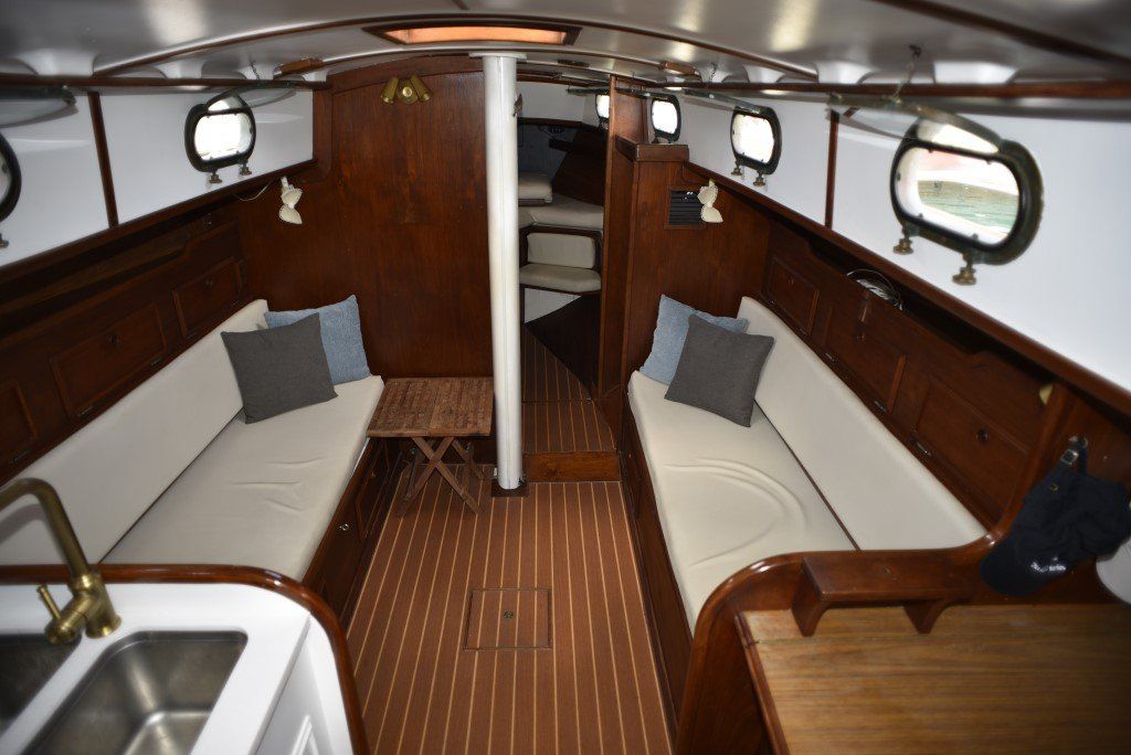 1981 Cape Dory 33 Salon