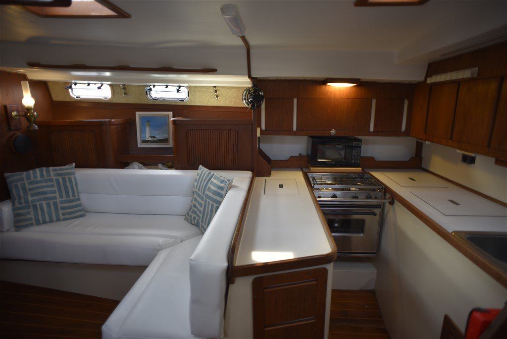 Catalina Morgan Out Island 41 Classic galley