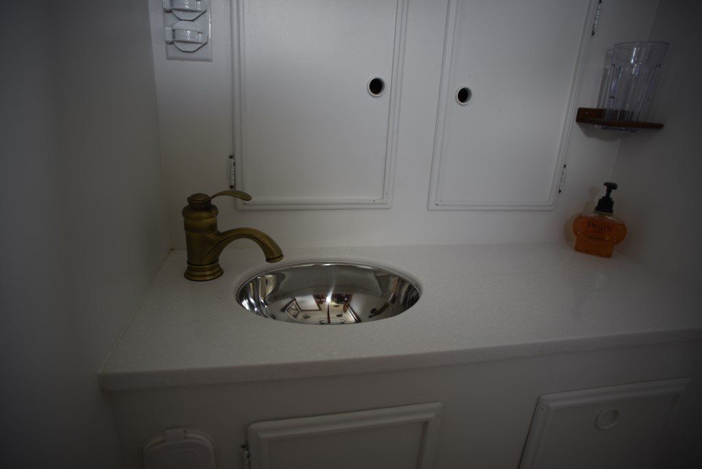 1981 Cape Dory 33 bathroom corian counter