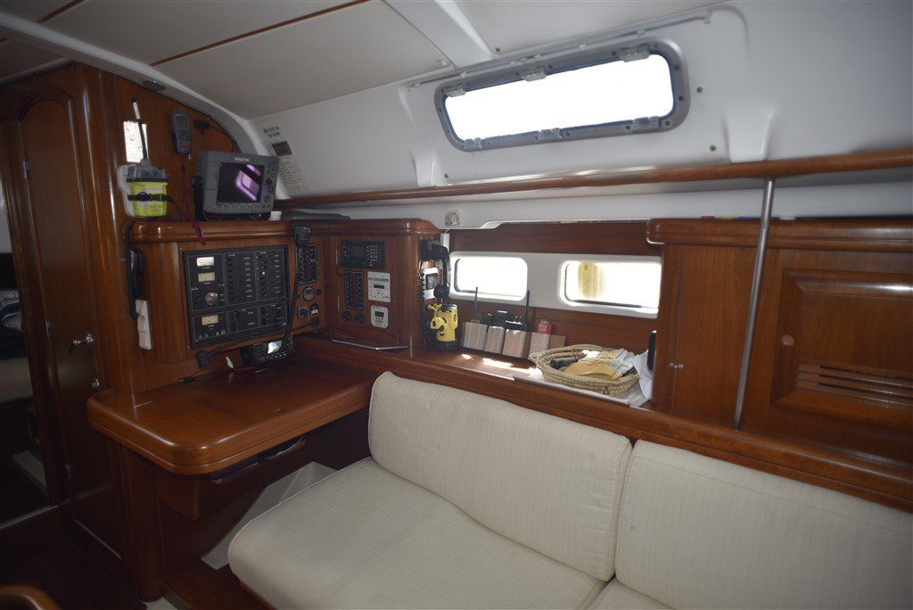 2001 Beneteau Oceanis 411 station