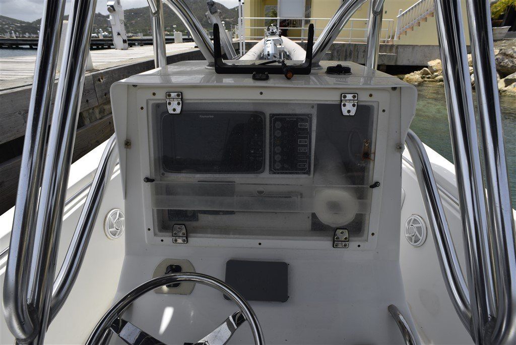 1995 Contender 23 electronics