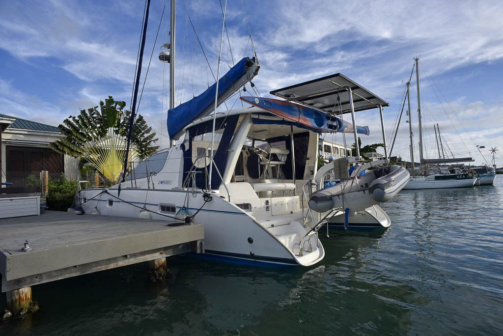 2005-robertson-caine-leopard-40-catamaran-for-sale-www