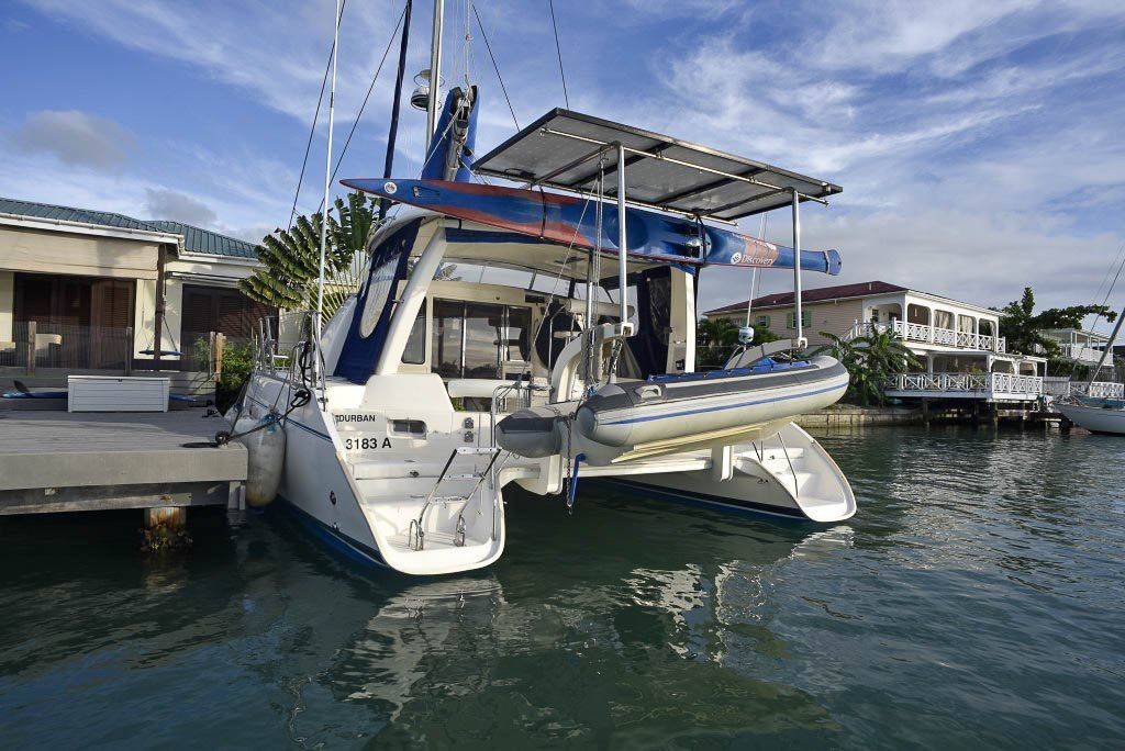 2005 R&C Leopard 40 catamaran solar arch