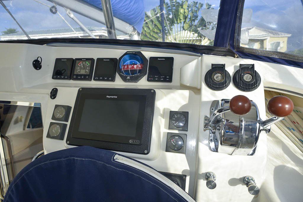 Leopard 40 catamaran helm station