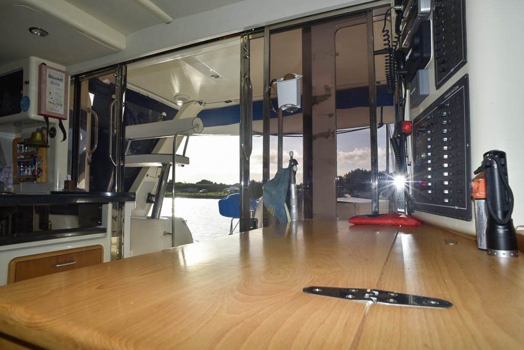 Leopard 40 catamaran salon