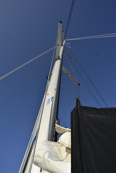 Voyage 480 mast