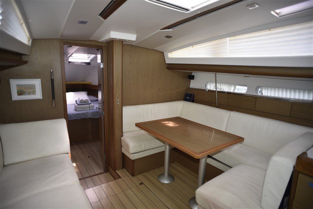 Jeanneau SO 41 DS Saloon