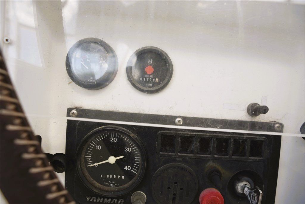 2004 Beneteau Oceanis 473 - Gauges