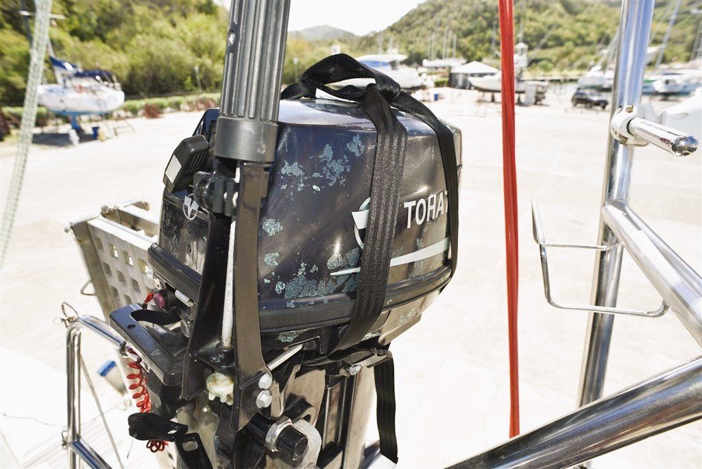 2004 Beneteau Oceanis 473 - Engine