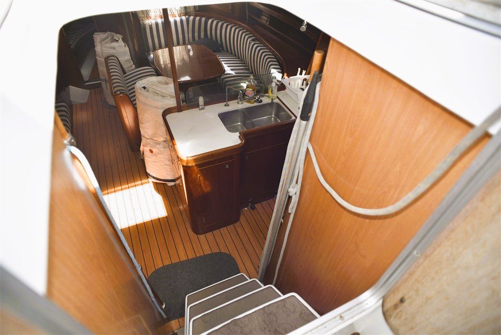 2004 Beneteau Oceanis 473 - Saloon