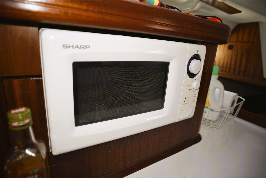 2004 Beneteau Oceanis 473 - Microwave