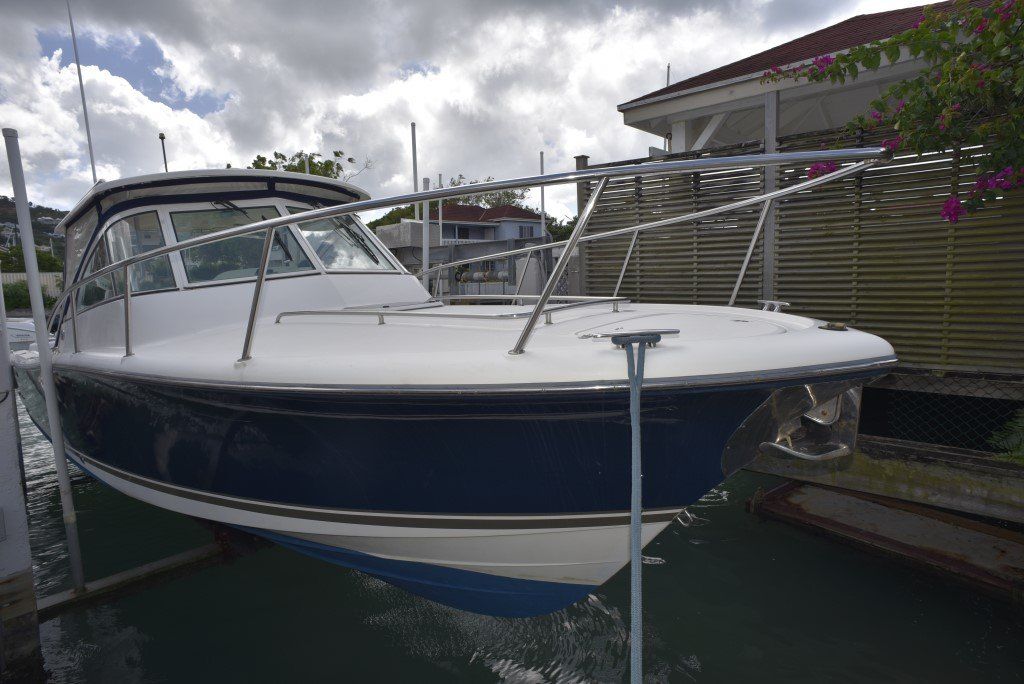 2007 Pursuit LS 345 Drummond Runner on lift