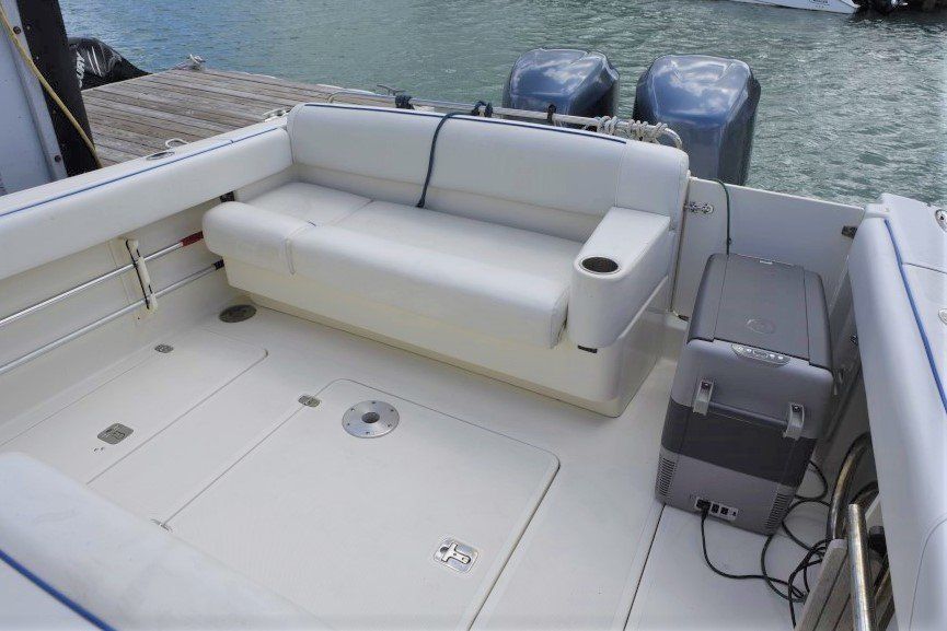 2007 Pursuit LS 345 Drummond Runner cockpit