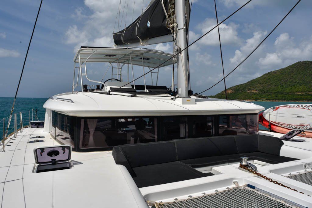 Lagoon 450F forward seating