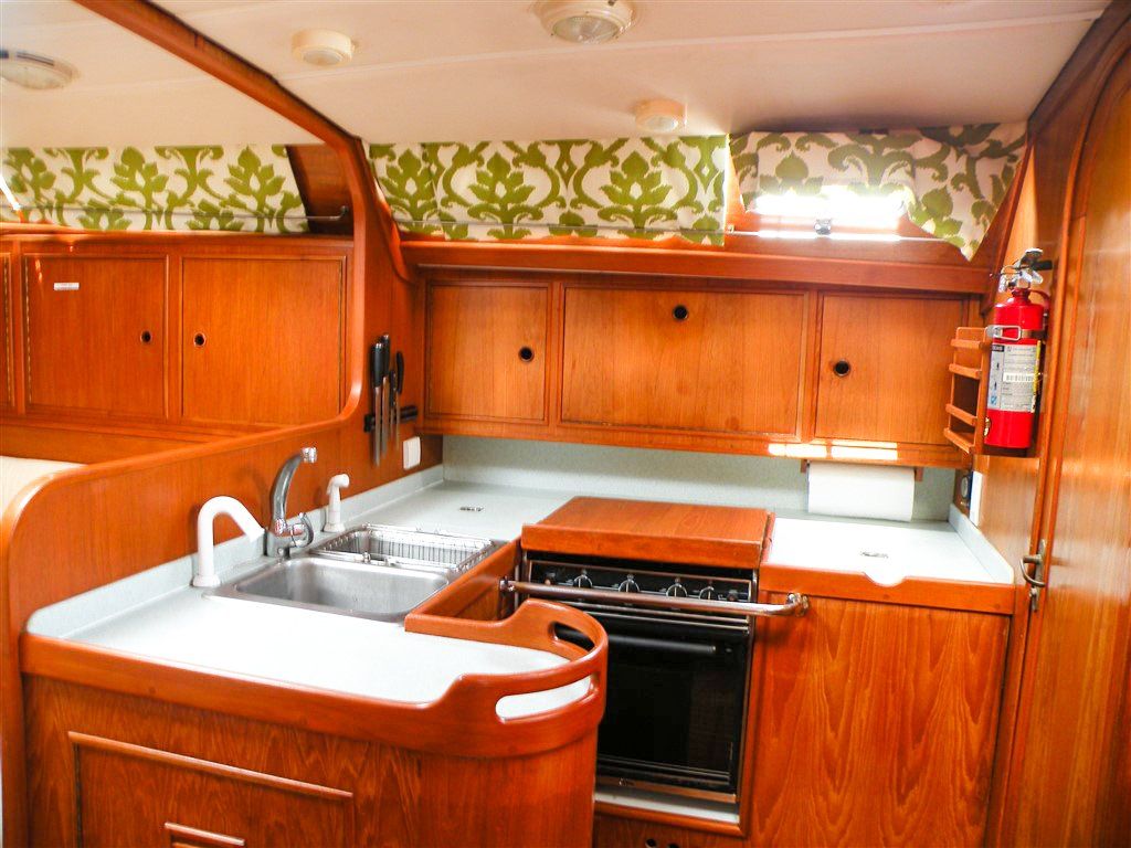 Wauqueiz Centurion 40 galley to starboard