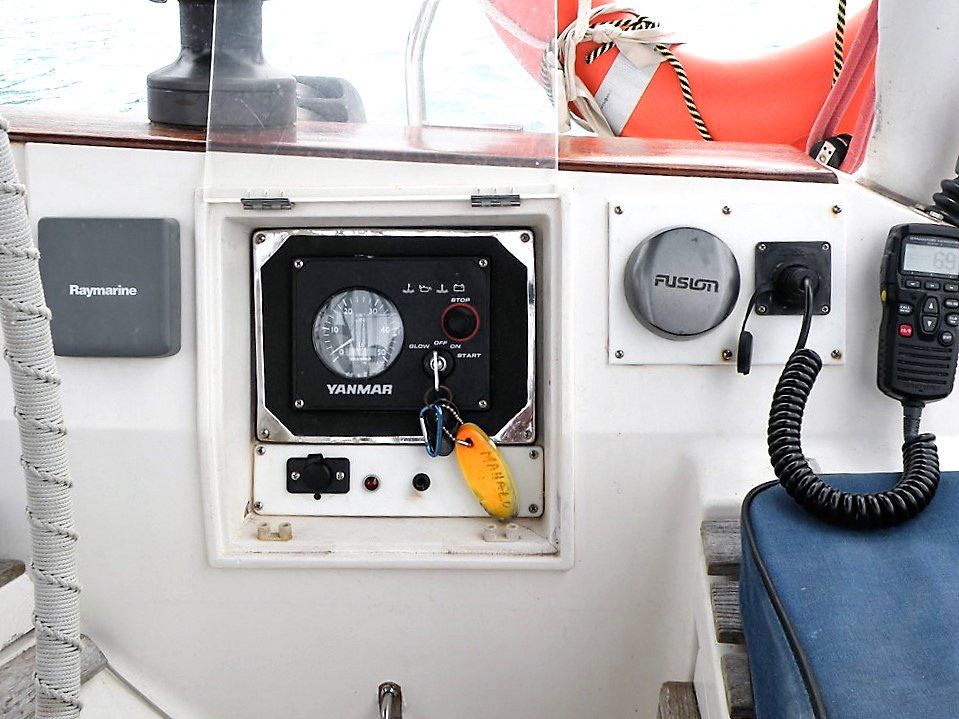 Wauqueiz Centurion 40 engine control panel