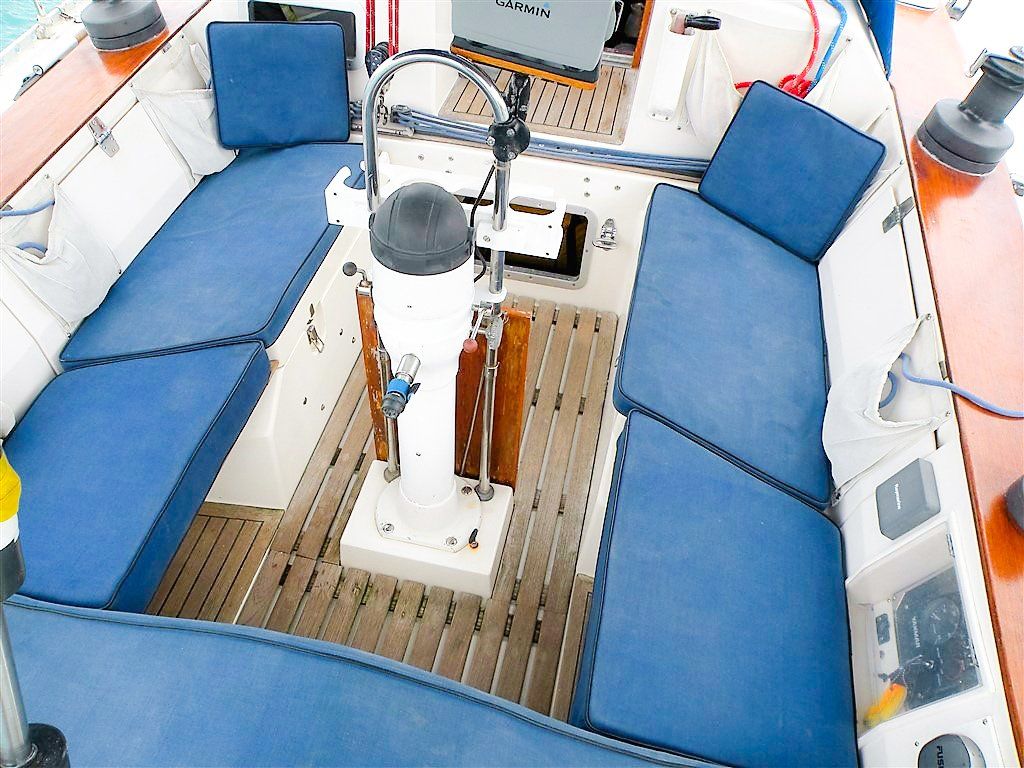 Wauqueiz Centurion 40 helm wheel removed