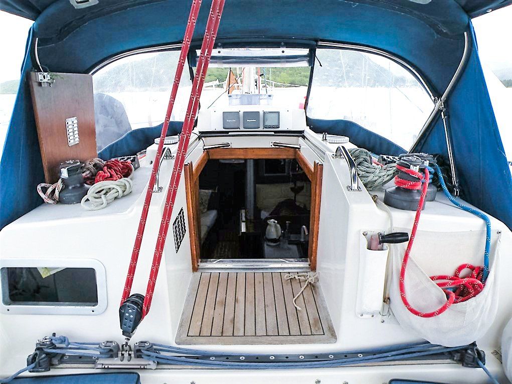 Wauqueiz Centurion 40 cockpit
