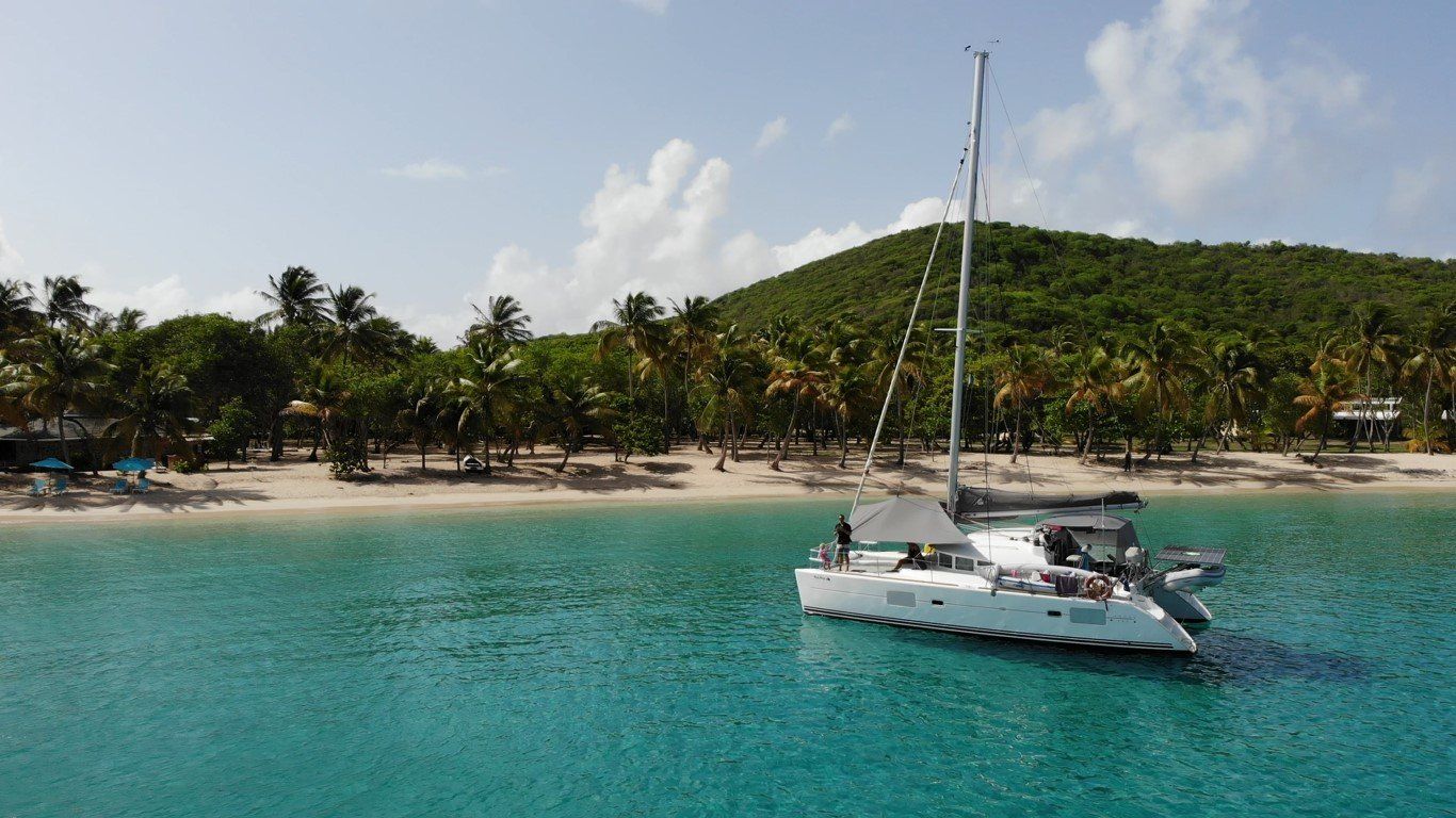 2007 Lagoon 380 S2 shade covers