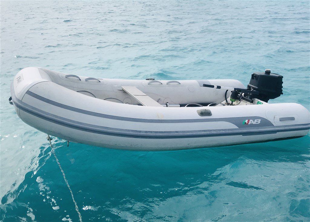 2007 Lagoon 380 S2 tender