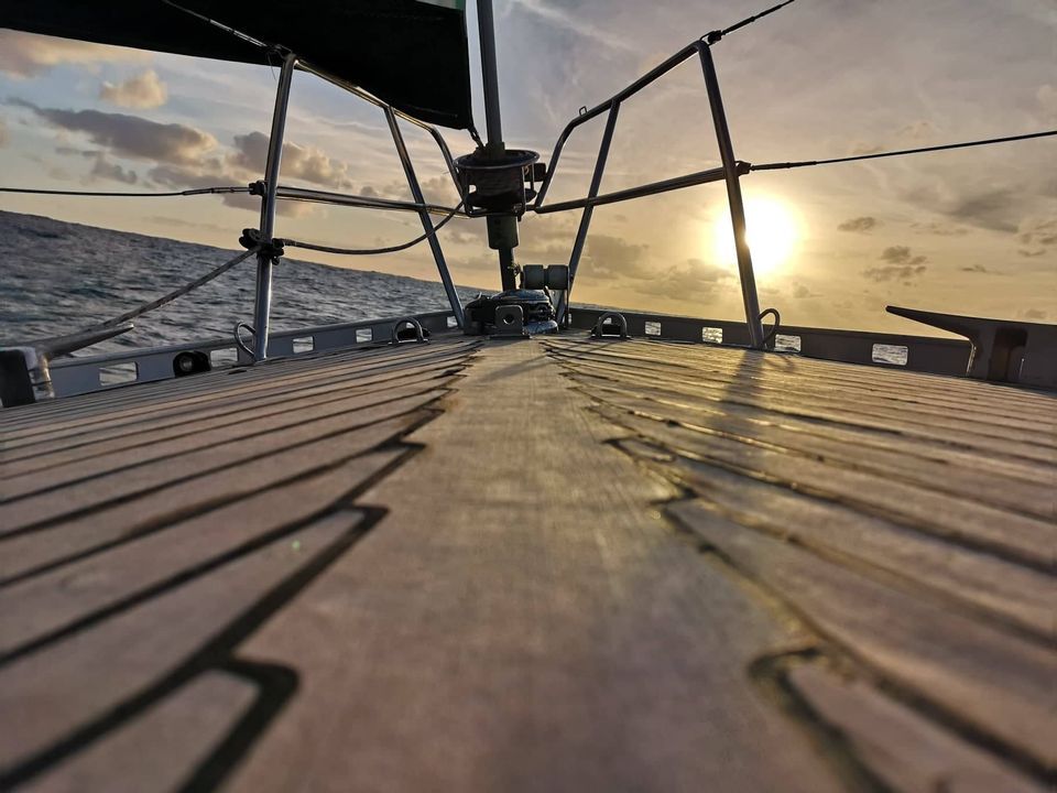 Feeling 486 teak deck