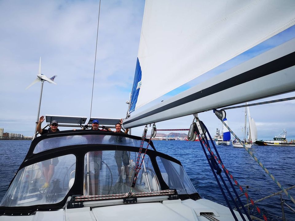 Feeling 486 Sailboat dodger and bimini