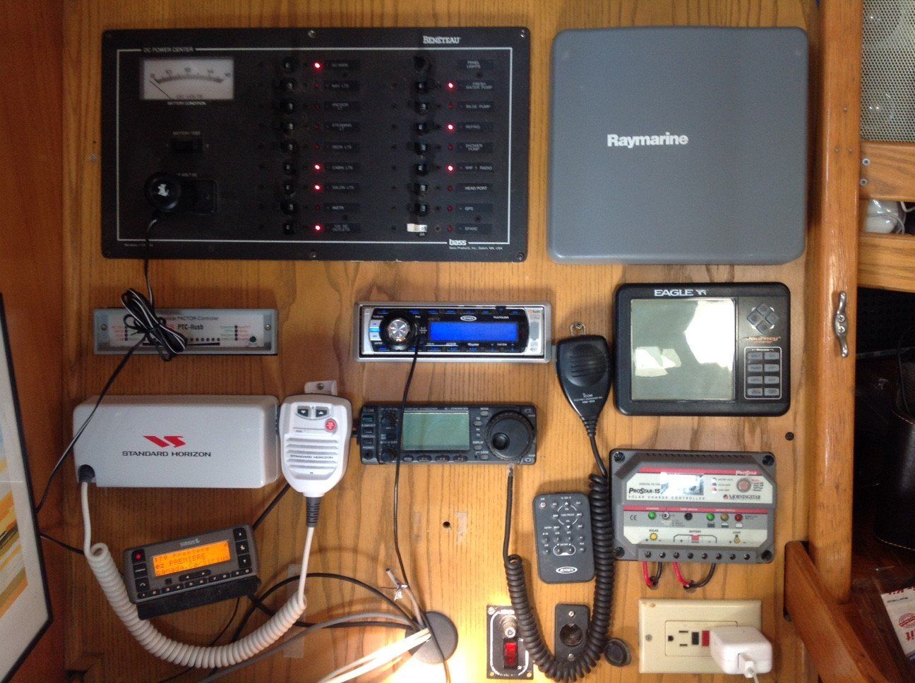 1988 Beneteau Oceanis 390 Sail Boat For Sale - www.lighthouseyachting.com