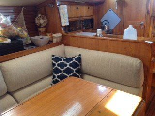 1988 Beneteau Oceanis 390 Sail Boat For Sale - www.lighthouseyachting.com