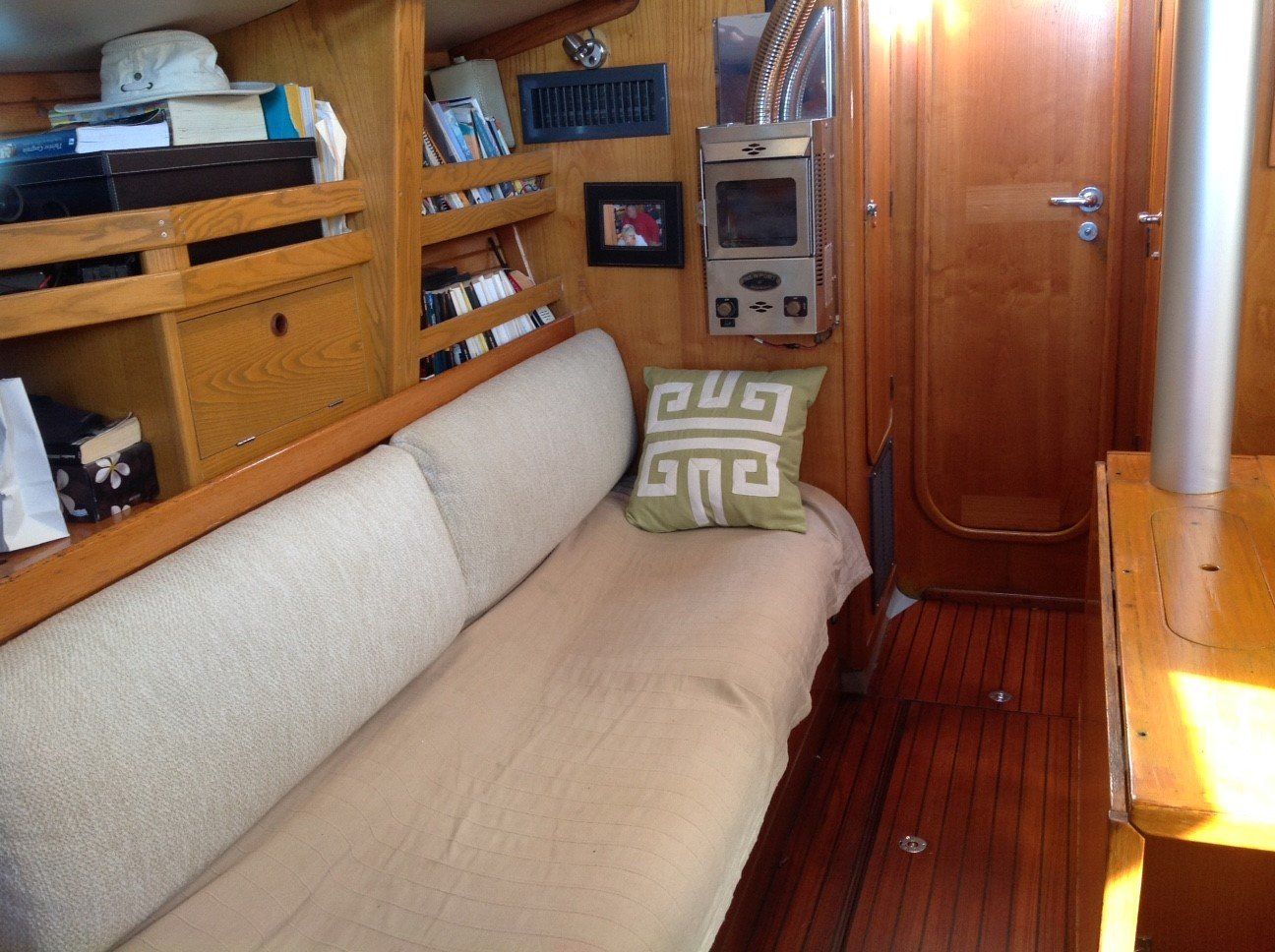 1988 Beneteau Oceanis 390 Sail Boat For Sale - www.lighthouseyachting.com
