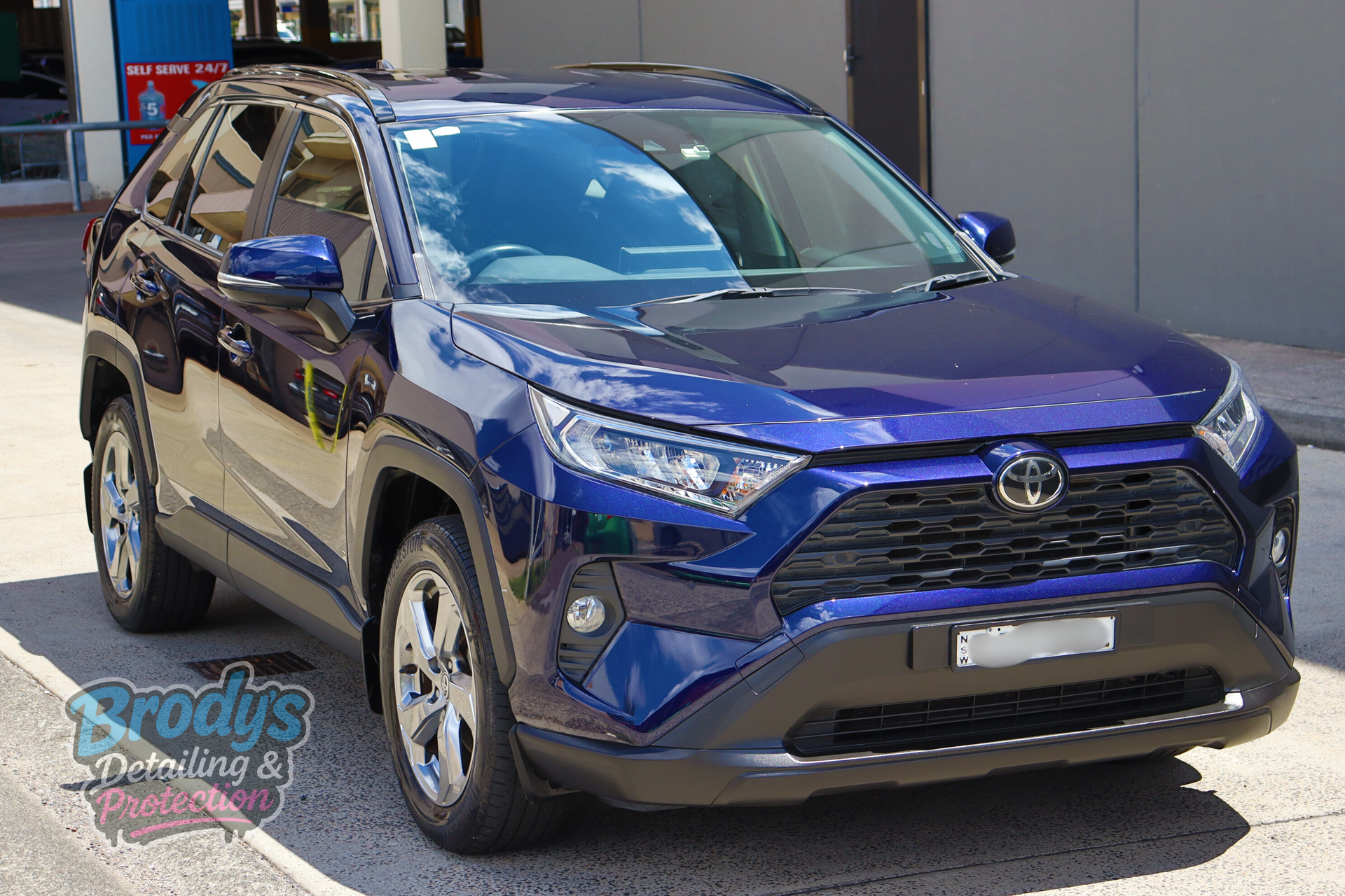 Blue Toyota RAV4 SUV parked outside, front view. — Brody’s Car Detailing In Tamworth, NSW