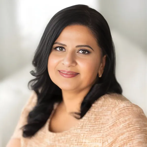 Mosmi Shah – Owner of Prime IV Reston