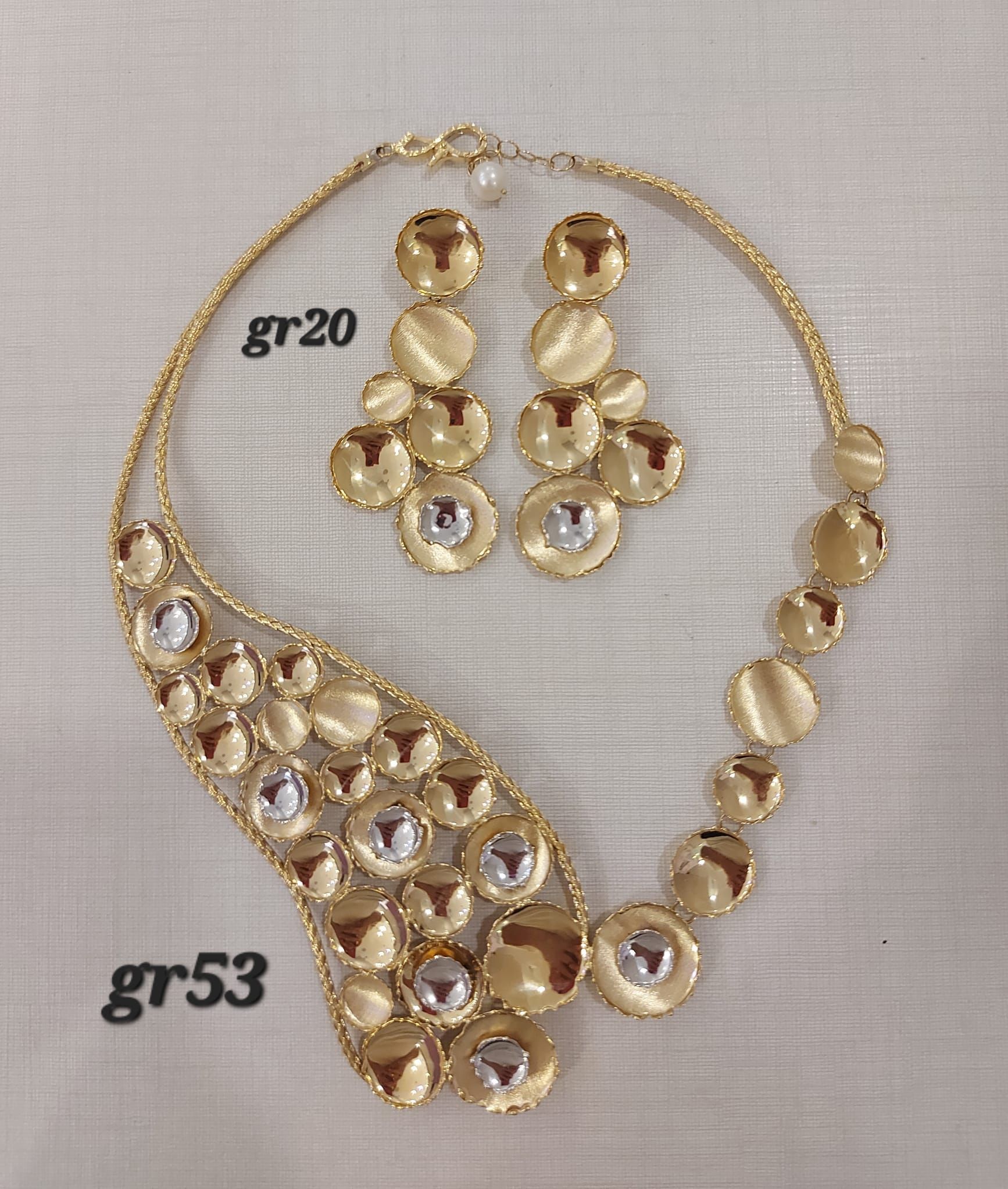 PAURE 18 KT CON COLLANA E ORECCHINI