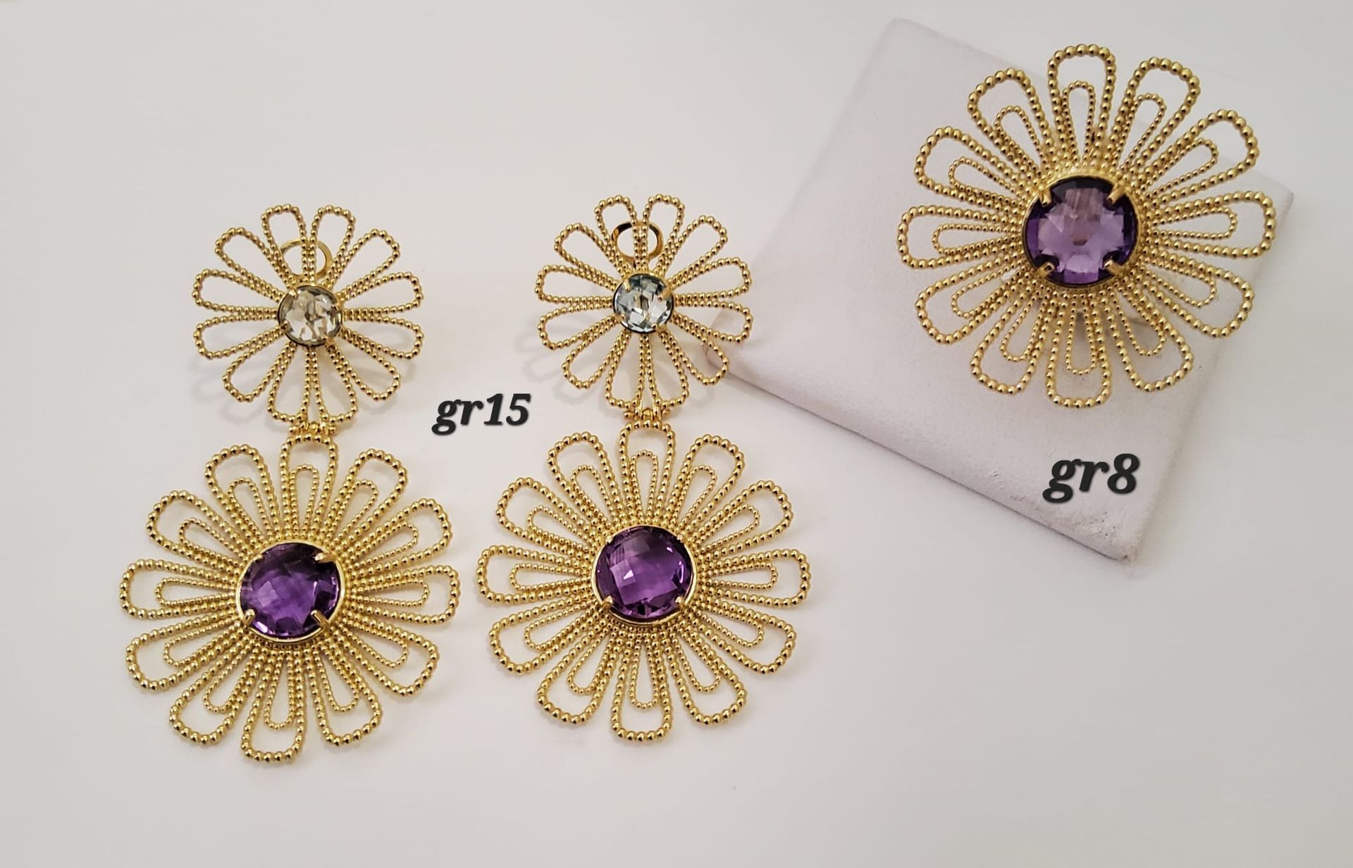 ORECCHINI E ANELLO ORO 18 KT CON MOTIVO FLOREALE