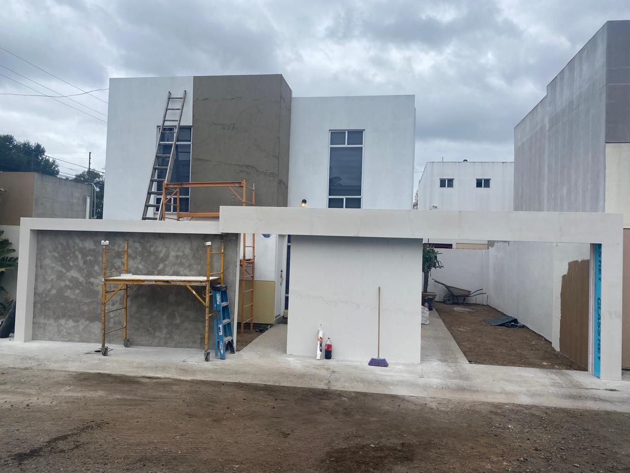 PROYECTO Y CONSTRUCCIÓN DE LA FACHADA FRACC. EL RUBY 