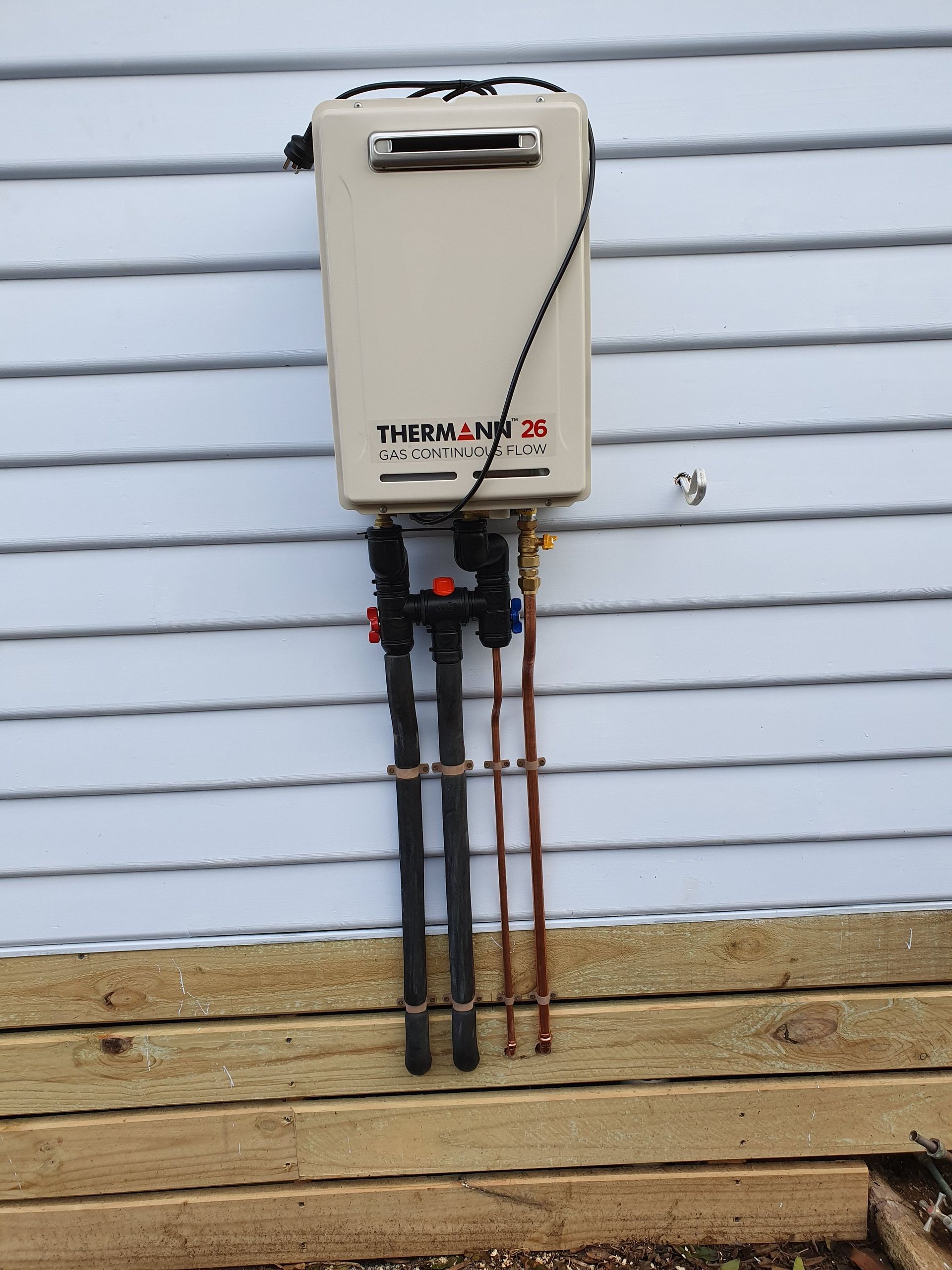 A white box with the word thermal on it