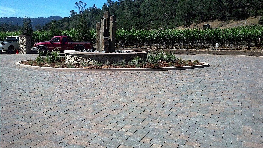 Modern circular driveway | Napa, CA | Van Winden Landscaping, Inc.