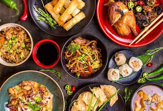 vari piatti di cucina cantonese e cinese