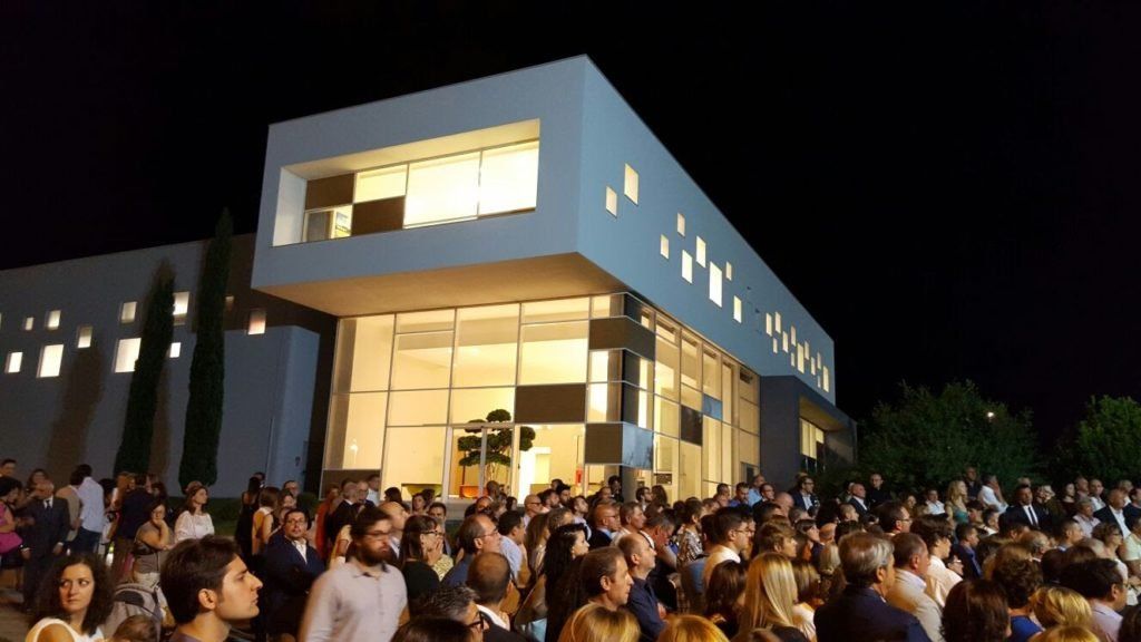 vendita di vetrate e facciate continue