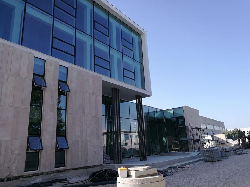 facciate continue per aziende