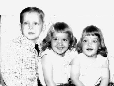 Restored photo of three siblings — Newark, DE — Foto Doctor