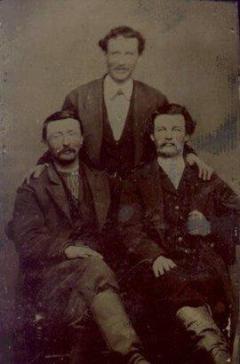 Damaged photo of men — Newark, DE — Foto Doctor