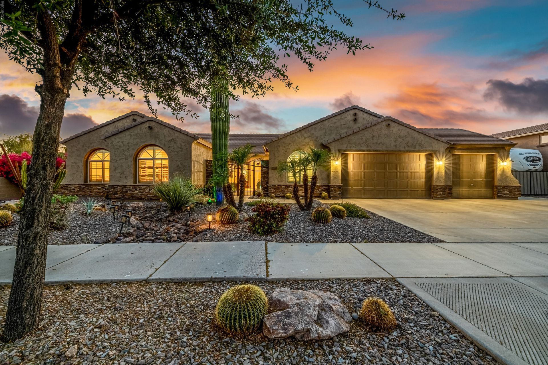 Beautiful Next Gen (Casita) Home in Queen Creek with resort style backyard