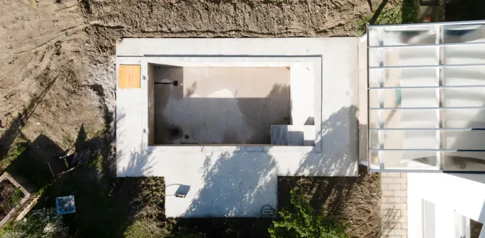 An aerial view of a house under construction.