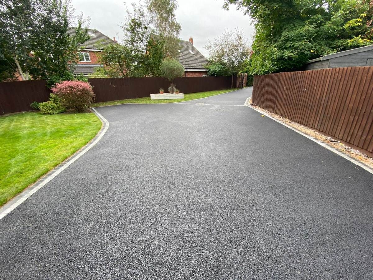 Charcoal tarmac driveway in Wollaton Nottingham