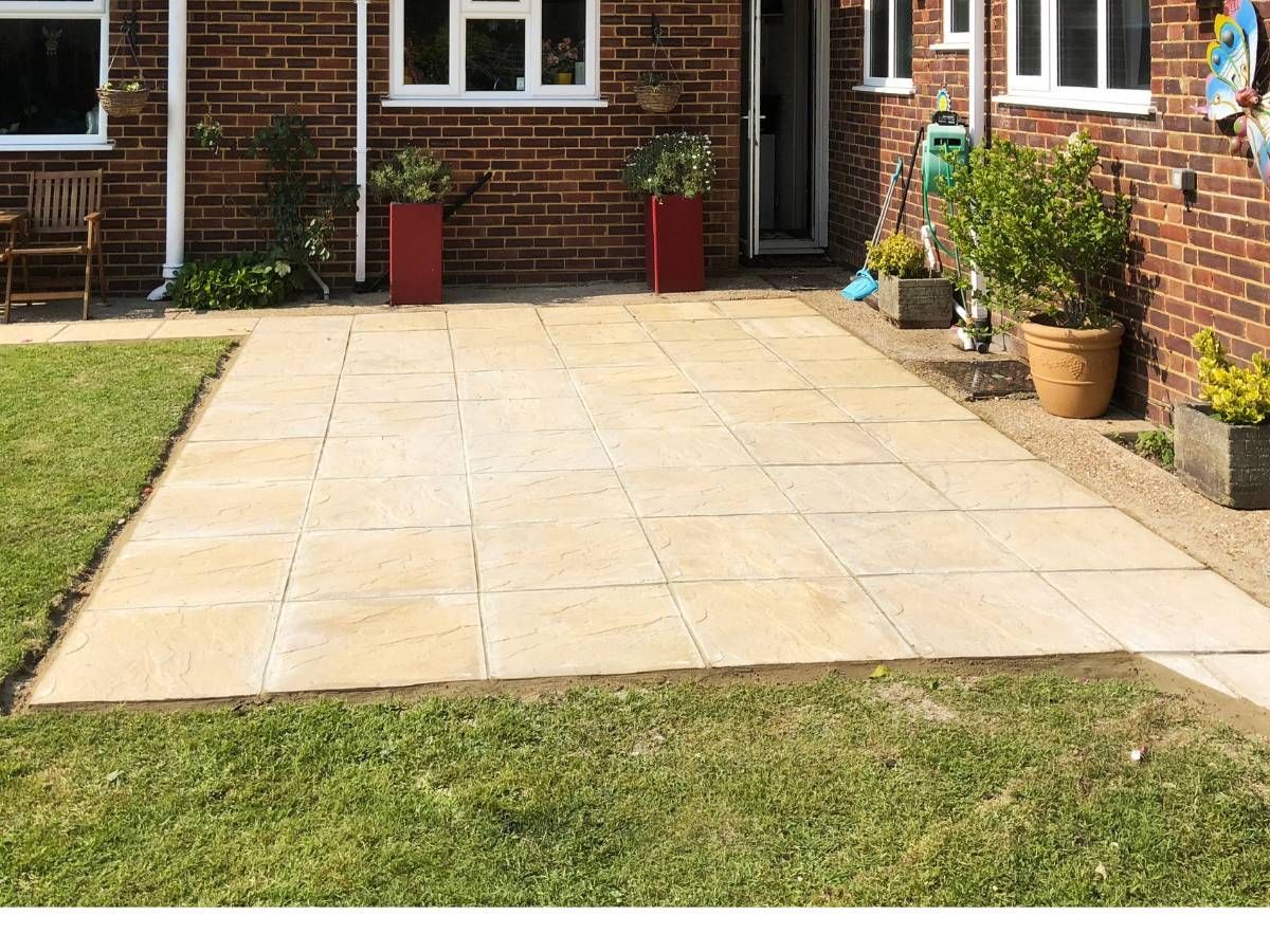 buff limestone patio in Nottingham